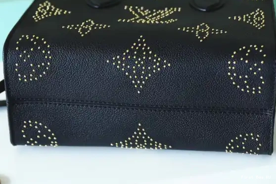 First bag ru VUITTON PM ONTHEGO LOUIS 0526